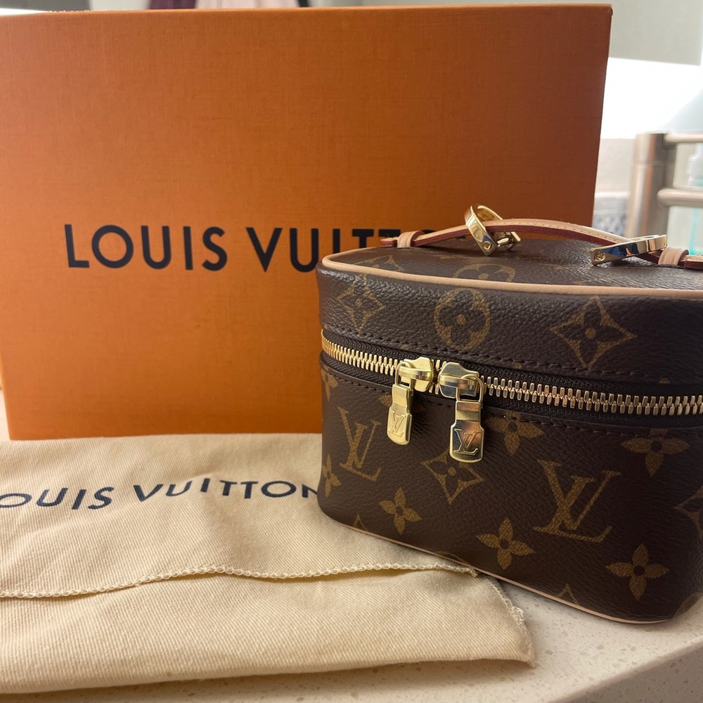 RARE LV TOILETRY POUCH (Nice Nano)